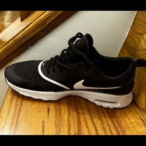 Lightly used Air Max Thea